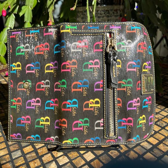 Dooney & Bourke Retro Clutch Wallet DB 1975 Black Multi Color EUC - Picture 5 of 8